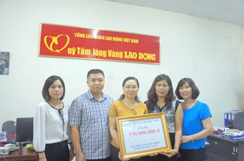 Quỹ Tấm Lòng Vàng tiếp nhận thêm 450 triệu đồng ủng hộ đồng bào miền Trung
