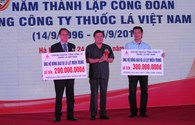 TCty Thuốc lá Việt Nam ủng hộ nhân dân miền Trung 300 triệu đồng