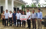 LĐLĐ tỉnh Hà Tĩnh: Trao 100 triệu đồng hỗ trợ trường học thiệt hại do mưa lũ