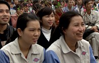 LĐLĐ tỉnh Yên Bái:   Hơn 100 phần quà và vé xe đến với  công nhân nghèo