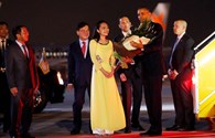 Video 9X tặng hoa Tổng thống Obama “hỏi khó” thứ trưởng Ngoại giao Mỹ