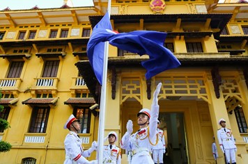 Nghi lễ thượng cờ nhân kỷ niệm 50 năm thành lập ASEAN