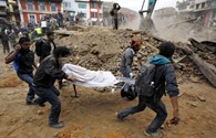 Số người chết tiếp tục tăng, Chính phủ Nepal đột ngột yêu cầu dừng tìm kiếm