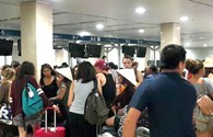 Sự cố thông tin ở sân bay Nội Bài, Tân Sơn Nhất: Hàng trăm hành khách chờ làm thủ tục
