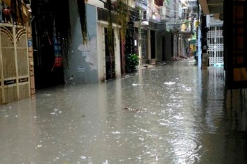 Tổ dân phố 44, phường Yên Hòa (Cầu Giấy, Hà Nội): Cứ mưa là phố biến thành sông
