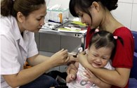 Sau hơn 113 ca phản ứng sau tiêm chủng ở Hà Nội: Vắcxin Quinvaxem có an toàn?