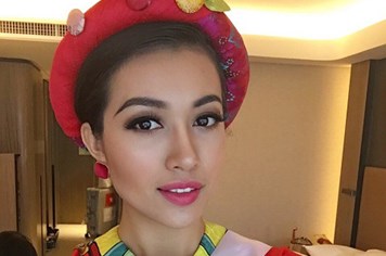 Lệ Hằng và các thí sinh Hoa hậu Hoàn vũ chúc Tết khán giả bằng tiếng Việt