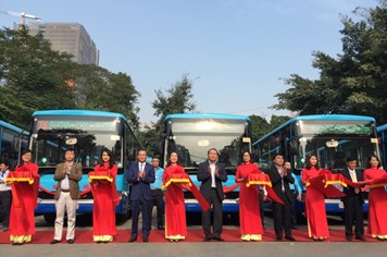 NÓNG 24H: Thay mới xe bus cho 2 tuyến xe buýt ở Hà Nội