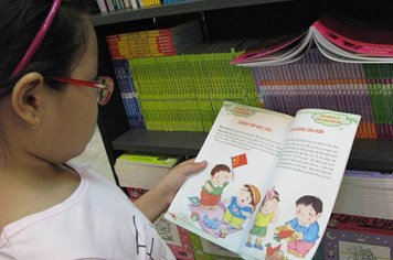 Lại xuất hiện cờ Trung Quốc trong sách dạy trẻ em