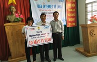 Trao tặng 10 bộ máy tính cho học sinh Bình Thuận