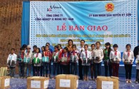 Hơn 300 suất quà đến với học sinh Kỳ Sơn, Nghệ An