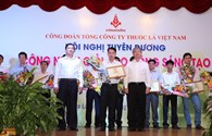 Công đoàn TCty Thuốc lá Việt Nam tôn vinh 71 lao động giỏi 