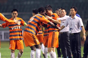Thêm 1 cầu thủ Ninh Bình bị tình nghi dính đến vụ bán độ