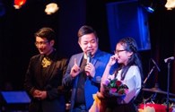 Phương Mỹ Chi khoe giọng ngọt ngào tại đêm nhạc của ca sĩ Trường Tam
