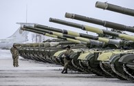 Ukraina bị tố ồ ạt triển khai xe tăng, tên lửa tới miền đông