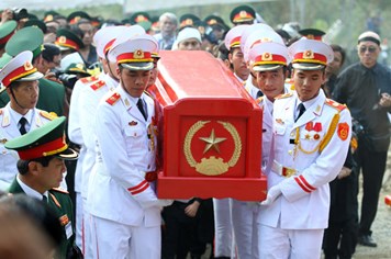 Lễ an táng Đại tướng Võ Nguyên Giáp tại Vũng Chùa
