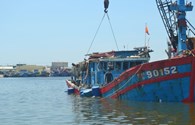 Đà Nẵng: Dự kiến chiều nay sẽ đưa tàu ĐNa 90152 lên bờ để kiểm định thiệt hại