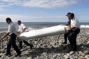 Mảnh vỡ MH370 đã dạt vào bờ biển Reunion vài tháng trước?