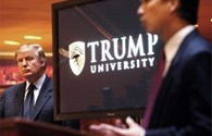 Ông Trump bất ngờ dàn xếp các vụ kiện Đại học Trump