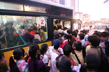 Hà Nội chưa có xe buýt dành riêng cho phụ nữ vào ngày 5.1.2015
