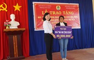 LĐLĐ tỉnh Bình Dương thăm hỏi, tặng quà cho đoàn viên tại huyện đảo Lý Sơn