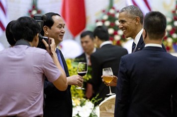 Tổng thống Obama: Mỹ - Việt  hợp tác theo  “tinh thần hoa sen” 