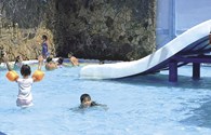 Cẩn thận tránh “rước bệnh” từ hồ bơi công cộng ngày hè