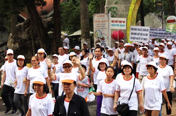TP.Hồ Chí Minh: 5.000 người tham gia đi bộ vì nạn nhân chất độc màu da cam