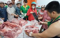 Đổ xô mua thịt heo đồng giá 35.000 đồng một cân