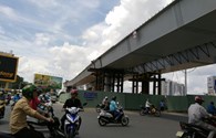 Sắp thông xe hai cầu vượt “giải cứu” kẹt xe sân bay Tân Sơn Nhất