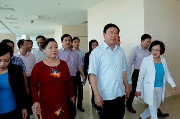 Ông Đinh La Thăng tháo gỡ khó khăn cho Khu Y tế kỹ thuật cao HoaLam-Shangri-La