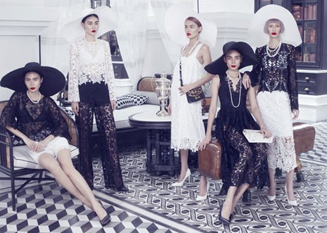 Dàn siêu mẫu Việt gợi cảm với trang phục đen - trắng