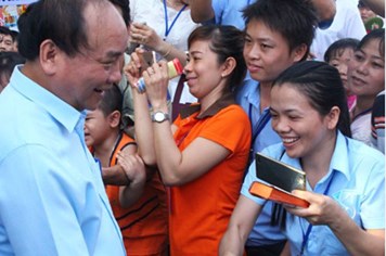 Dấu ấn Thủ tướng Nguyễn Xuân Phúc với công nhân lao động