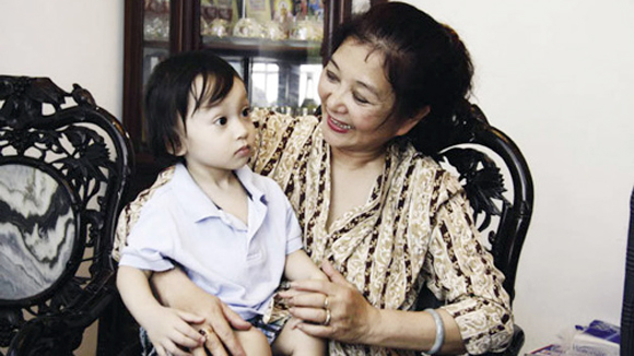 Hiện tại, NSƯT Thanh Loan đã lên chức bà và đang sống hạnh phúc với gia đình tại Hà Nội.