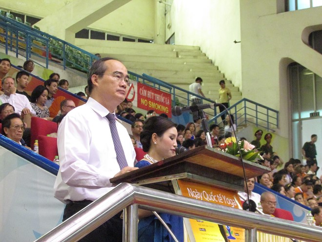 Chủ tịch Ủy ban Trung ương Mặt trận Tổ quốc Việt Nam Nguyễn Thiện Nhân phát biểu trong chương trình.