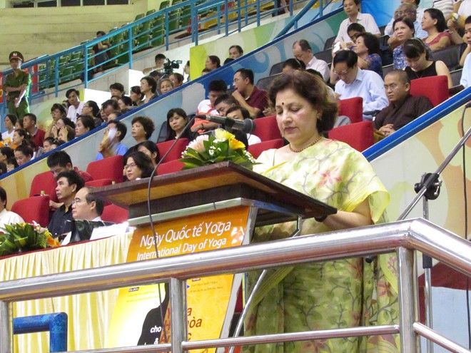 Bà Preeti Saran, Đại sứ đặc mệnh toàn quyền nước Cộng hòa Ấn Độ tại Việt Nam phát biểu khai mạc chương trình.