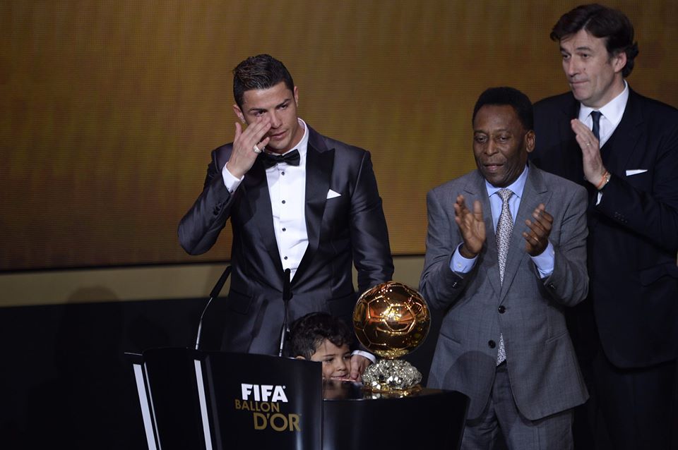 Ronaldo và danh hiệu năm 2013. Ảnh: Goal.
