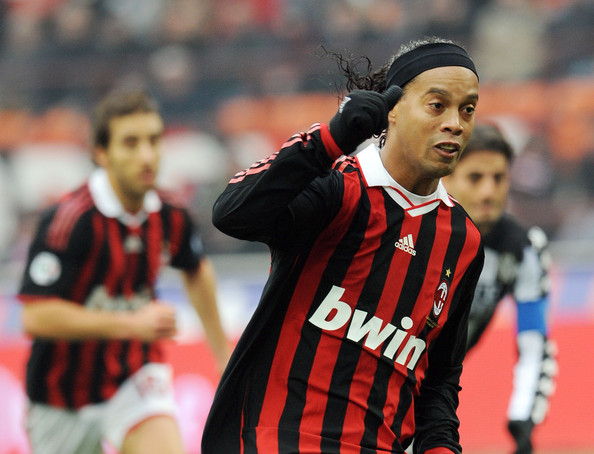 Ronaldinho in AC Milan shirt. Photo: Getty Images.