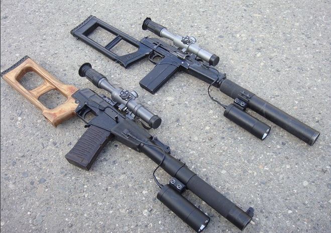 VSK-94 (ở trên) và VSS (ở dưới) là những súng trường bắn tỉa nhỏ nhất thế giới.