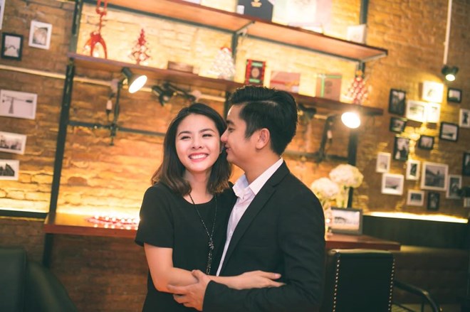 Vân Trang hạnh phúc khi nhận lời cầu hôn của bạn trai.