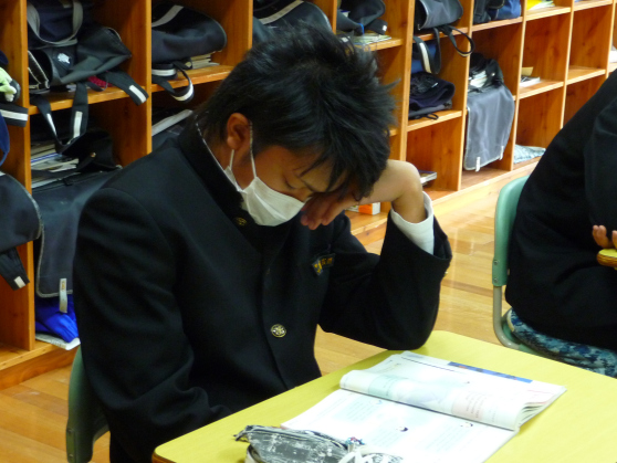 Đầu tháng 2.2017, đài truyền hình NHK của Nhật có chương trình về việc du học sinh người nước ngoài làm thêm tại Nhật và nhắc rất nhiều đến du học sinh Việt Nam, nhất là tình trạng du học sinh đêm đi làm thêm, ngày lên lớp ngủ gật.Ảnh mackensieleigh.wordpress.com
