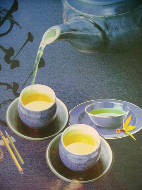 Làm trà: Các loại vỏ chanh, quýt phơi khô được dùng để làm trà uống rất thơm và mát, lại có lợi cho sức khoẻ của bạn.