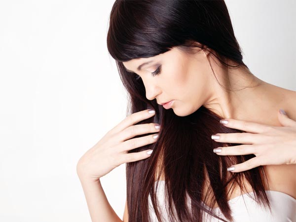 Ngăn ngừa rụng tóc: Muối biển tự nhiên có tác dụng kích thích tăng trưởng của tóc. Xoa bóp da đầu của bạn giúp cải thiện và lưu thông máu, tăng cường các nang tóc.
