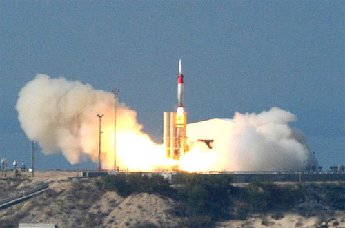 Arrow là một tên lửa tầm xa nằm trong tổ hợp phòng thủ tên lửa 3 tầng của Israel.