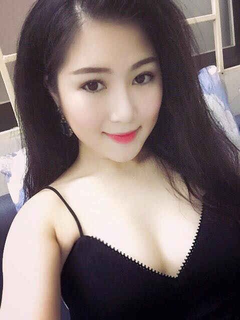 Hương Tràm tự thấy mình già như quả cà: Già như quả cà! Tự nhiên dạo này theo phong cách lady từ bao giờ